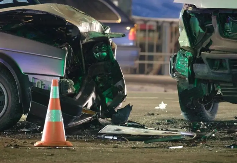 Head on car crash
